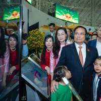 WAKA VINH DỰ ĐƯỢC THỦ TƯỚNG PHẠM MINH CHÍNH GHÉ THĂM TRẢI NGHIỆM TẠI GIAN HÀNG HỘI CHỢ MÙA THU 2025